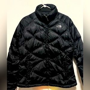 Women’s Large North Face 550 Puffer Coat.